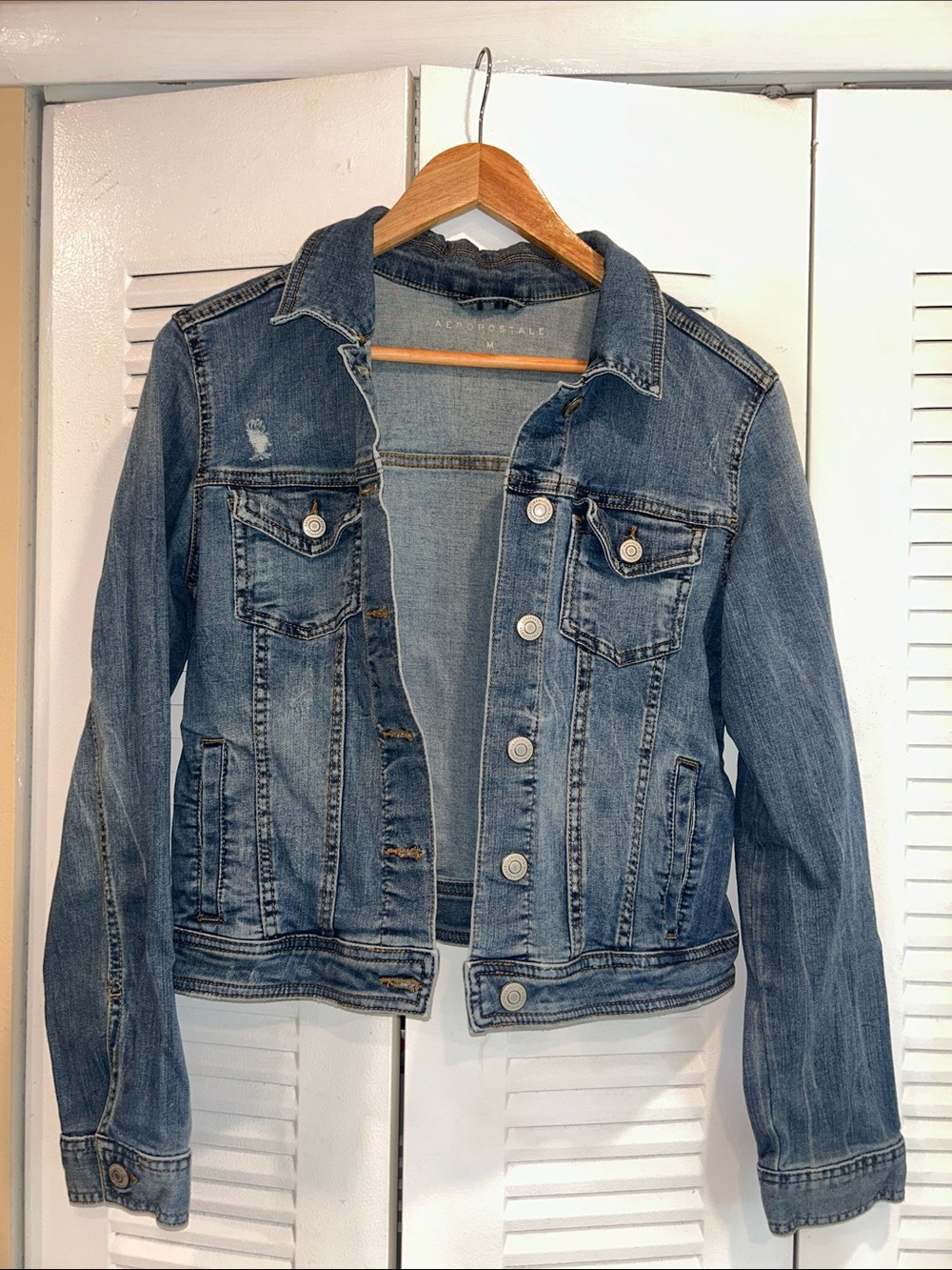 Aeropostale Women's Medium Blue Denim Jacket